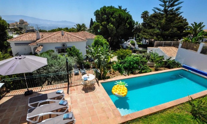 Salobrena Villa | Cosy holiday home with private pool in Salobreña