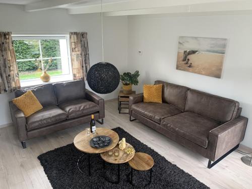 Zonnemaire House | Cosy holiday home with large garden, cleaning included