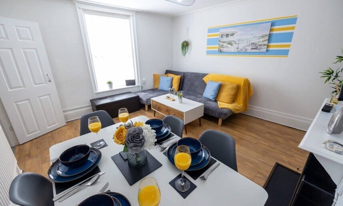 Great Yarmouth House | Cosy Home by the Sea