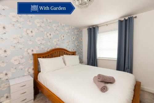 Cottingham Apartment | Cosy Home with Garden in a Picturesque Village