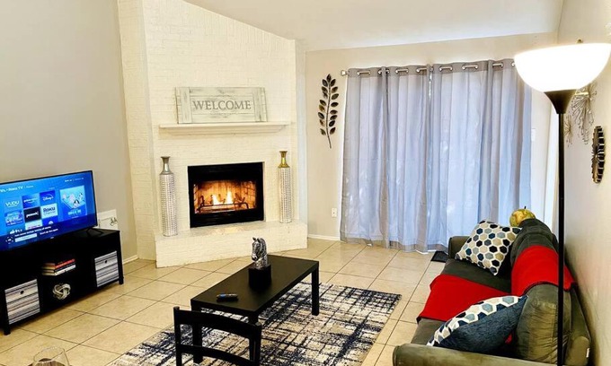 Panther Creek House | Cosy House - 3 Bed, 2 Baths in The Woodlands