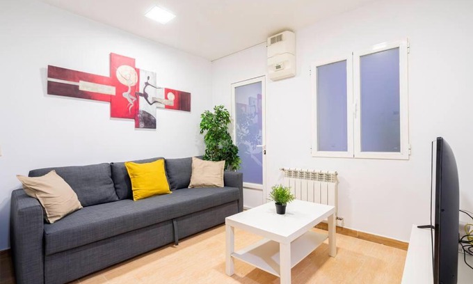 Salamanca Apartment | Cosy interior ground floor in Barrio Salamanca-BOC5