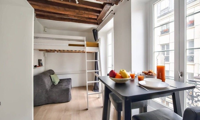 Quartier du Faubourg-Montmartre Apartment | Cosy Mezzanine Studio in the Heart of Paris (4)