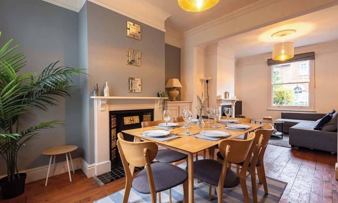 Reading House | Cosy Reading Home - Superfast WiFi, Private Garden