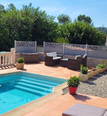 Brignoles Apartment | Cosy rez-de-jardin de villa