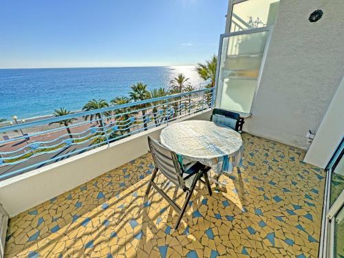 Les Baumettes Apartment | Cosy Sea Front Apartment Nice France