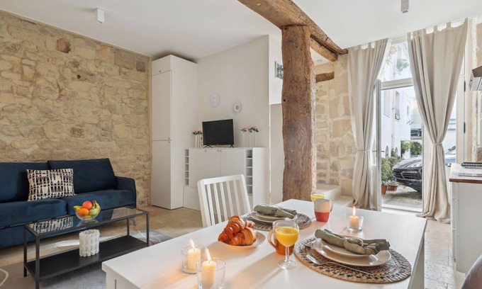 4th Arrondissement Apartment | Cosy Studio in the Heart of Ile Saint Louis
