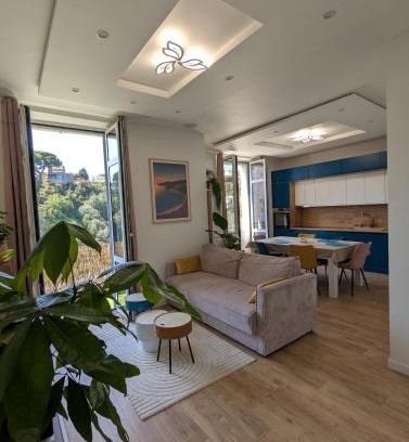 Riou - Petit Juas - Av de Grasse Apartment | Cosy T4 walk to Center, Festivals,Congress,Beach