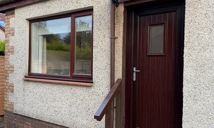 Balfron Apartment | Cosy Village Apartment. Pet-Friendly! 30 Mins from Glasgow & Edinburgh!