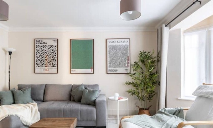 Crawley City Centre Apartment | Cosy/Well Equipped/Ideal Location/Workers/Families