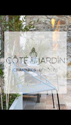 Sainte-Suzanne-and-Chammes Bed & Breakfast | Coté jardin