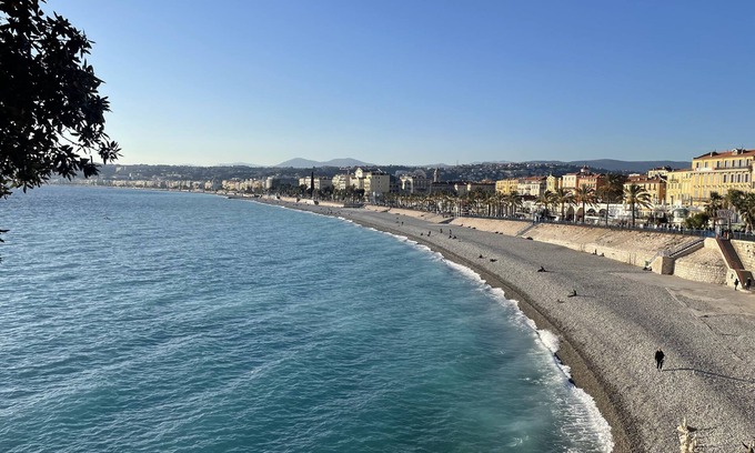 La Gaude Apartment | Cote d'azur apartment between Nice and Cannes with private pool access