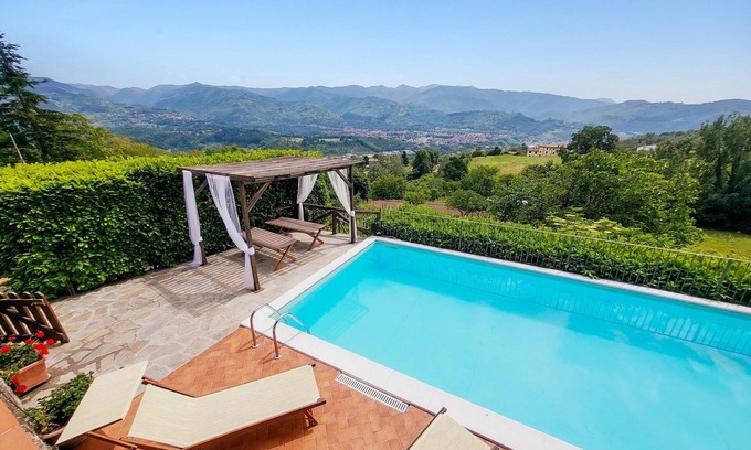 Castelnuovo di Garfagnana Villa | Cottage and house, private pool, hot tub, stunning views. WIFI. Ideal for groups