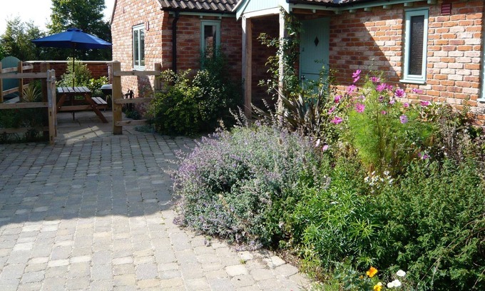 Glastonbury Cottage | Cottage 1 at Honeysuckle Farm Cottages