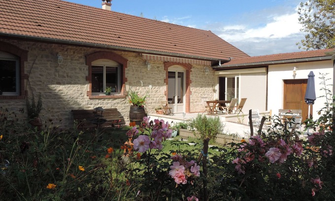 Chagny House | Cottage 125 m2 4 stars 'Villa Roland in Burgundy' in the heart of the vineyard.
