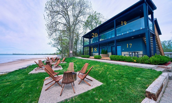 Wainfleet Cottage | Cottage 20: Upper-Level Beachfront Unit in 4-Plex