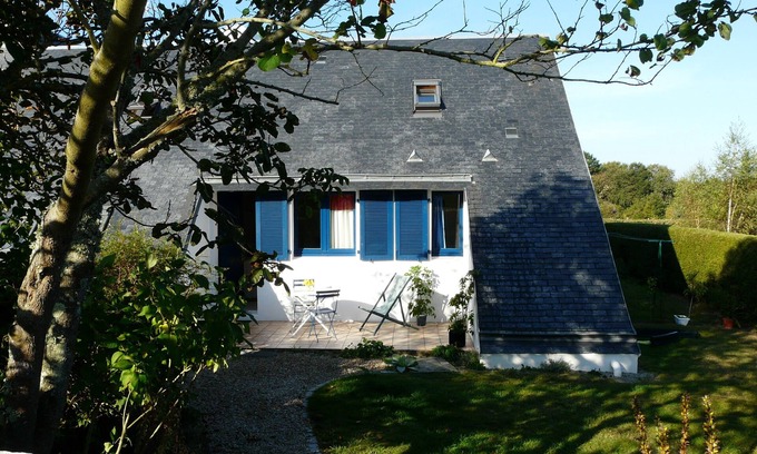 Tregunc House | Cottage 4-5 people on enclosed garden, close to beaches