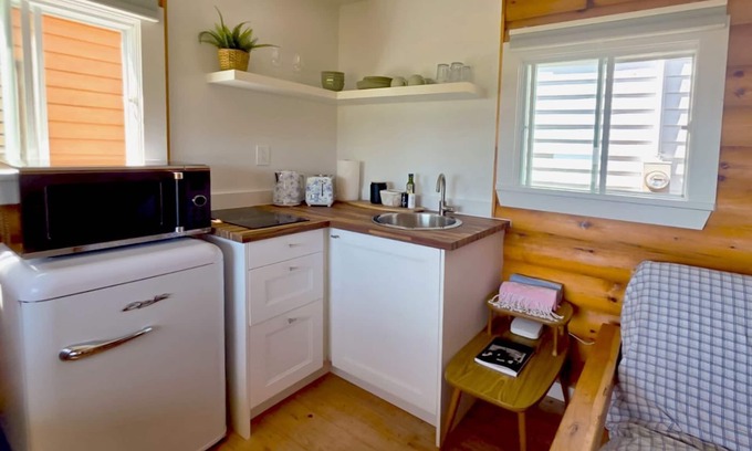 Hunts Point Cabin | Cottage # 7 Hunts Point Beach Cottages 1 Bedroom