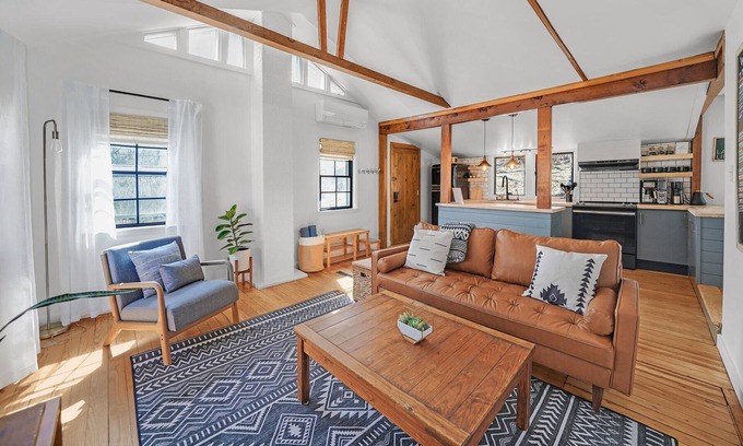 Downingtown Cottage | Cottage at Marsh Creek State Park with Hot Tub DOG FRIENDLY