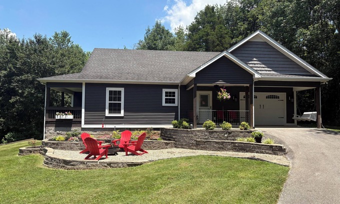 Bowling Green Cottage | Cottage at Sunnyside/Private/5 Wooded Acres/Garage
