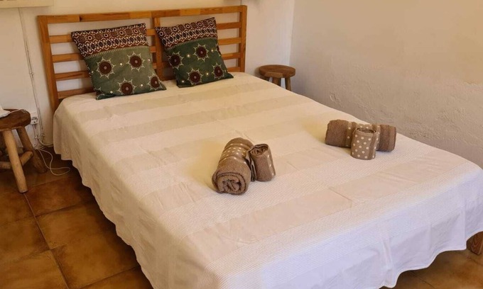 Malhadinhas Cottage | Cottage 'Casa 4' with Shared Pool, Private Terrace and Wi-Fi