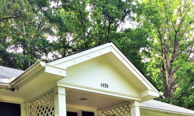 Crestline Heights Cottage | Cottage - Central location -Great for small family and friends. DISCOUNTS AVAIL!