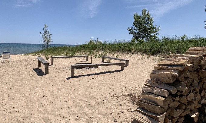 Oscoda Cottage | Cottage Cove · Lake Huron Beach Cottage No. 3