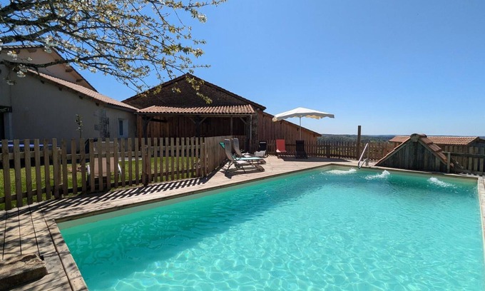 Ecuras Cottage | Cottage for 11 people with pool, enclosed garden, pets allowed