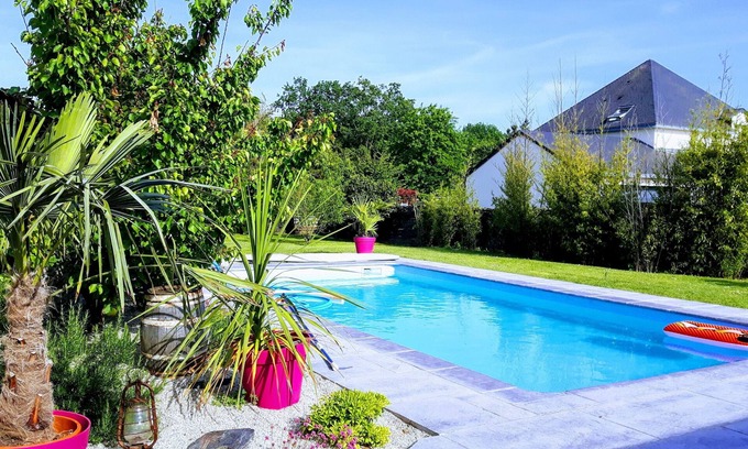 Juigne-sur-Loire House | cottage in longère angevine with swimming pool