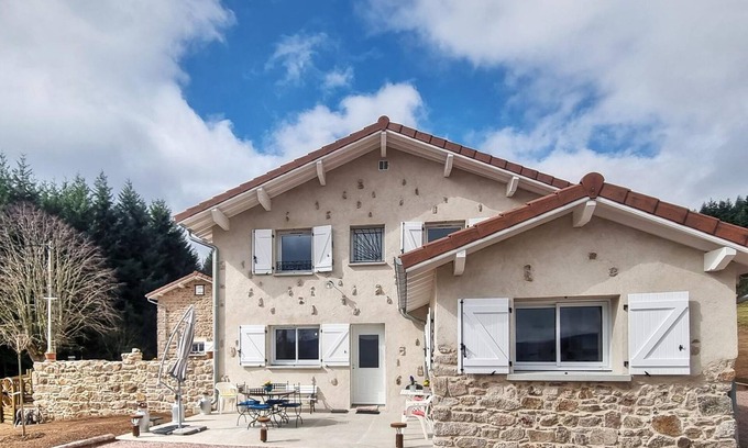 Saint-Priest-la-Prugne Cottage | Cottage for 4, terrace & garden, near Black Woods