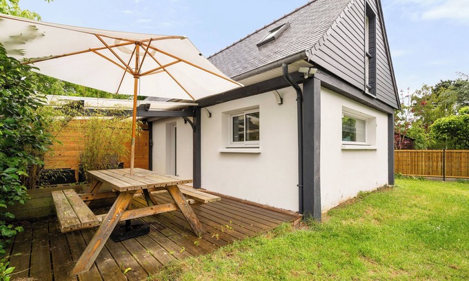 Sables-d'Or-les-Pins House | Cottage 'Grand Gîte Sable D' Or 600m Plage' with Private Terrace and Wi-Fi