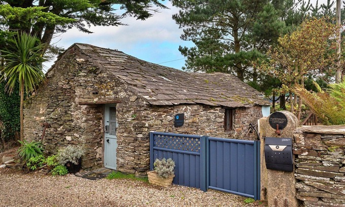 Tintagel Cottage | Cottage in Bossiney near Tintagel Castle