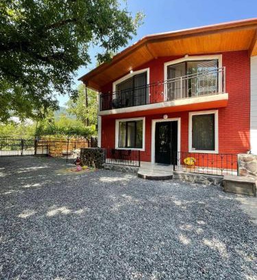 Likani House | Cottage in Sadgeri
