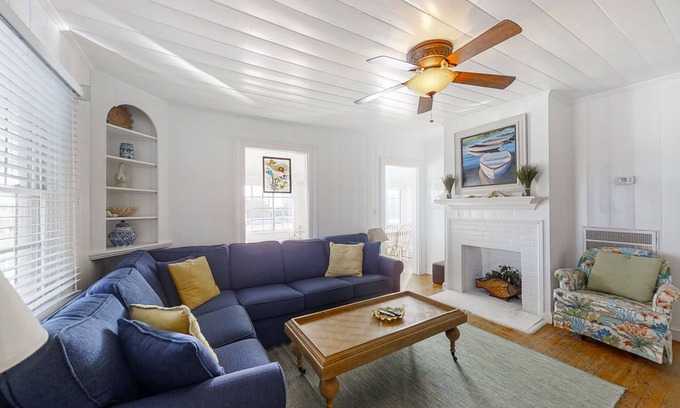 Atlantic Beach Cottage | Cottage in the heart of Atlantic Beach with ocean views, two decks, WiFi, & W/D