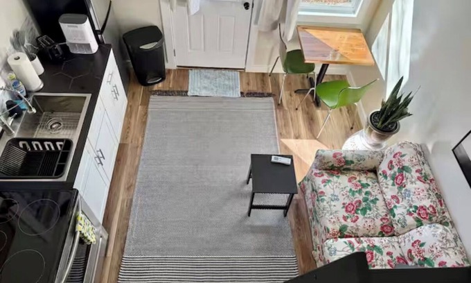 Irving Apartment | Cottage near Airport, ConvCntr, MusicFctry, RitzCarlton, Omni, UnivOfDallas