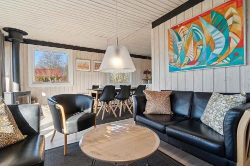 Arnager House | Cottage Near Idyllic & Peaceful Sandy Beach