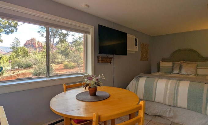 Sedona Cottage | Cottage near Uptown Short Walk to Tlaquepaque Arts and Crafts Village and trails