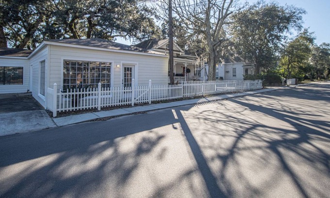 Biloxi Cottage | Cottage on Benachi