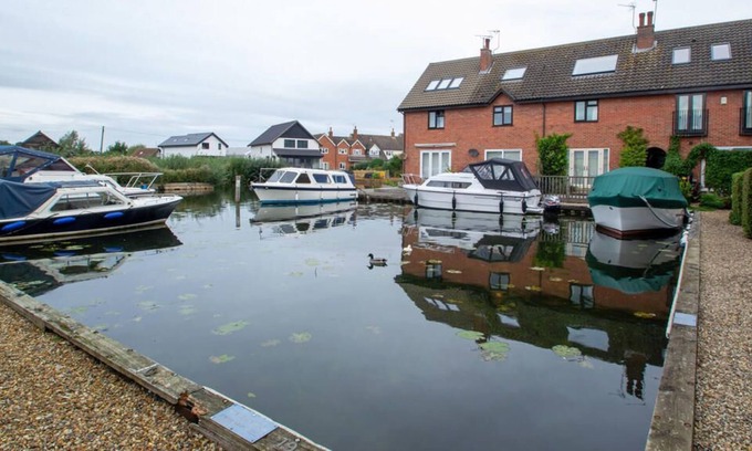 Wroxham Cottage | Cottage On The Quay