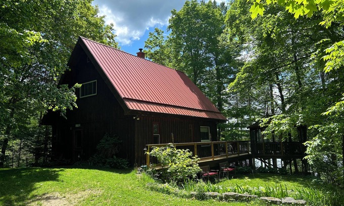 Tudor and Cashel Cottage | Cottage - Serenity Now on Jordan Lake (La Villetta)
