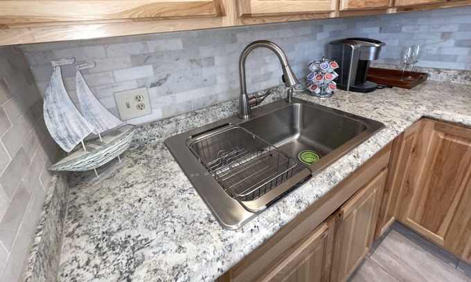 Conroe Cottage | Cottage Studio - 10 min to the Woodlands TX