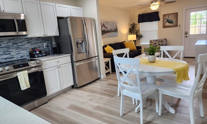Navarre Cottage | Cottage with awesome outdoor living area 5 minutes to Navarre Beach!