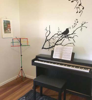 Singleton Heights House | Cottage with Piano, Books & Games in the Hunter