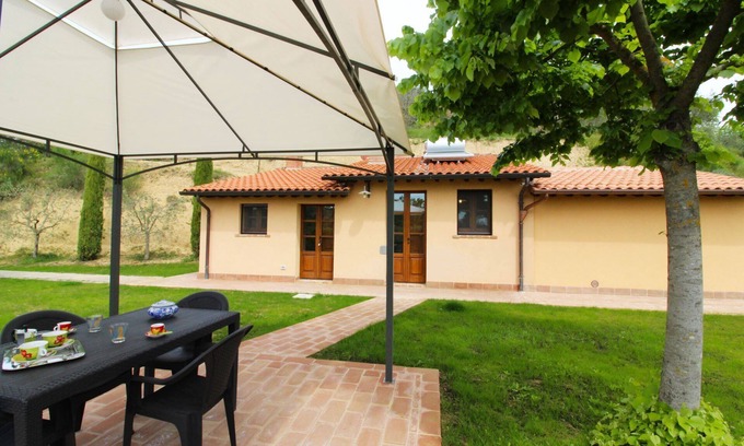 Montepulciano Villa | Cottage with private swimming pool, Jacuzzi and air conditioning. Extremely panoramic position, surr