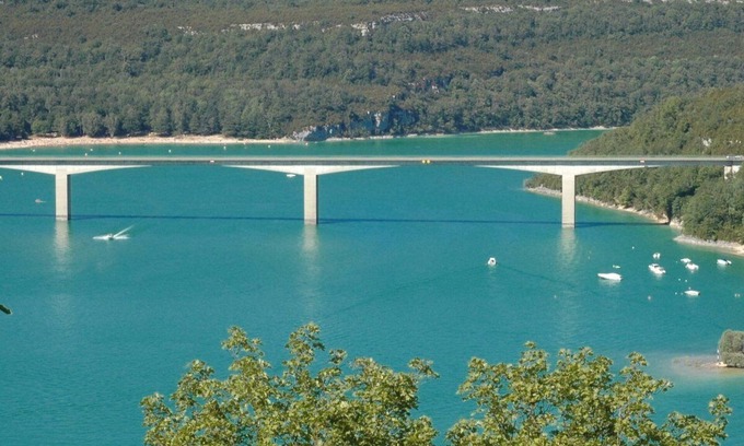 Saint-Hymetiere House | Country house in the Jura