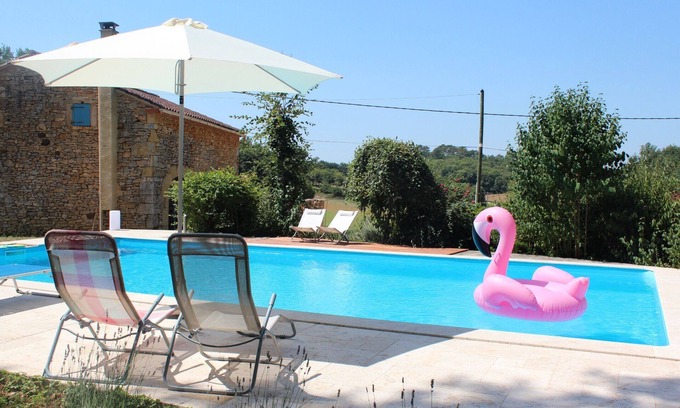 Blanquefort-sur-Briolance House | Country holiday home with private pool