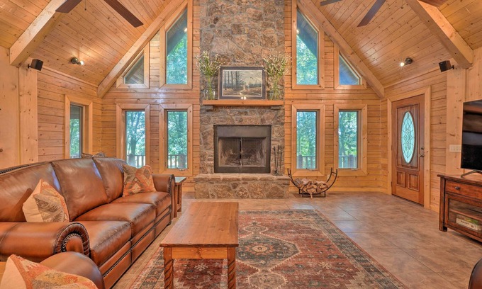 Springdale Cabin | ‘Country Cabin’ w/Wraparound Deck & Views!