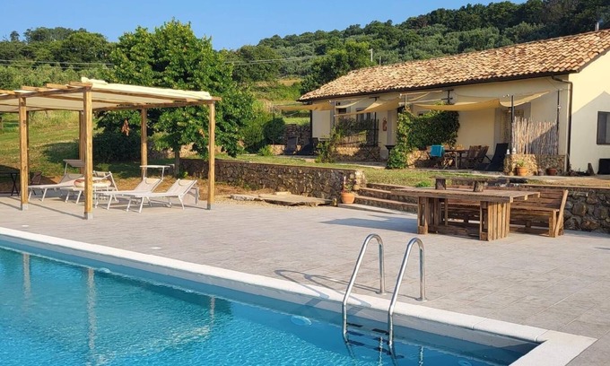 Girifalco Other | Country estate with a view of the water