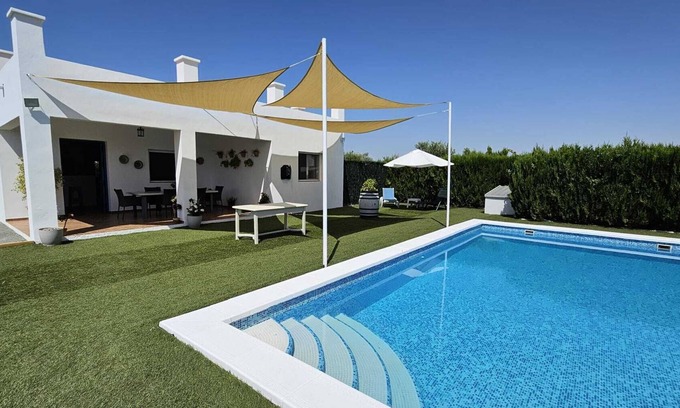Marchena House | Country House 'Casa Rural The Hope' with Private Pool, Wi-Fi and Air Conditioning