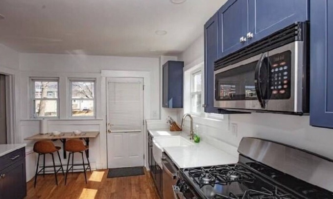 Beacon House | Country Home | Prime Location | Strong WiFi